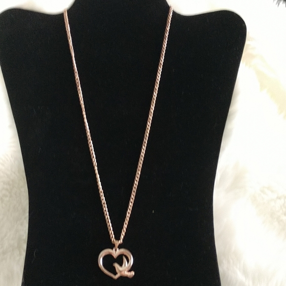 #15 VINTAGE 1960s Heart-in-Flight Goldtone Necklace - Picture 2 of 4